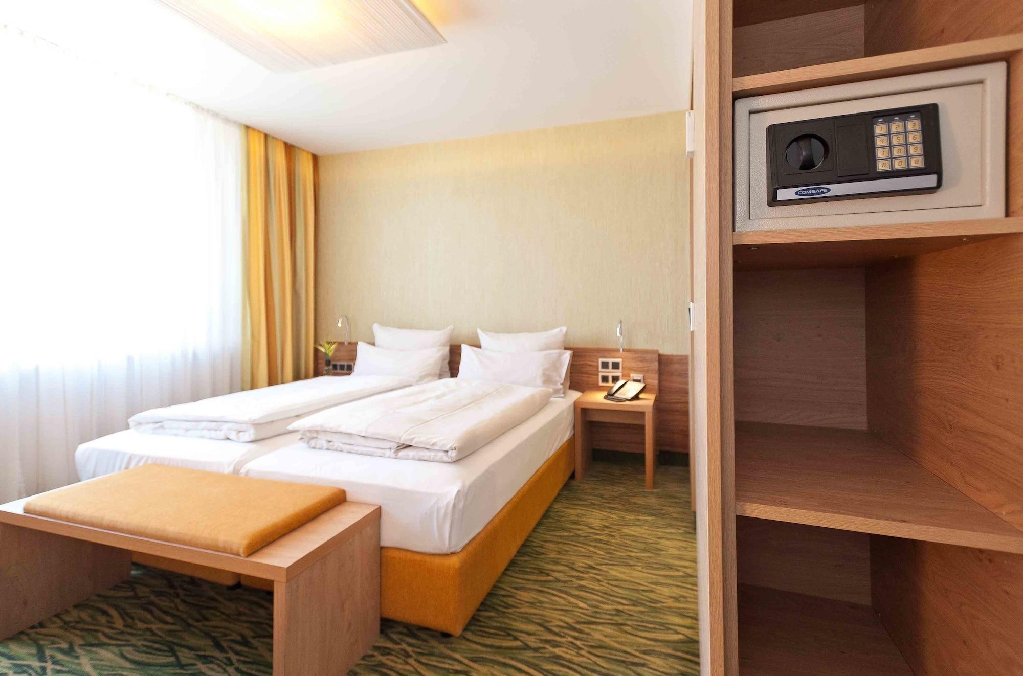 Hotel Bildungsblick Kirchseeon ภายนอก รูปภาพ
