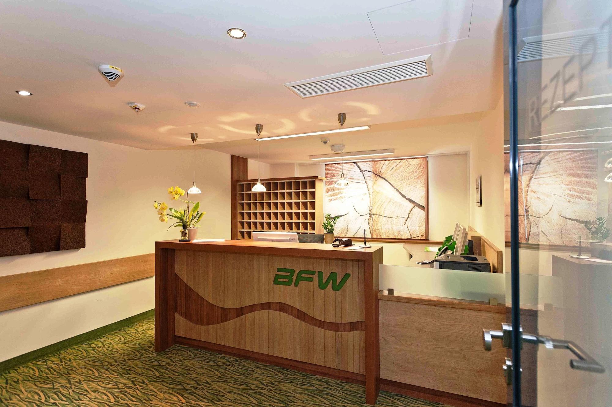 Hotel Bildungsblick Kirchseeon ภายนอก รูปภาพ