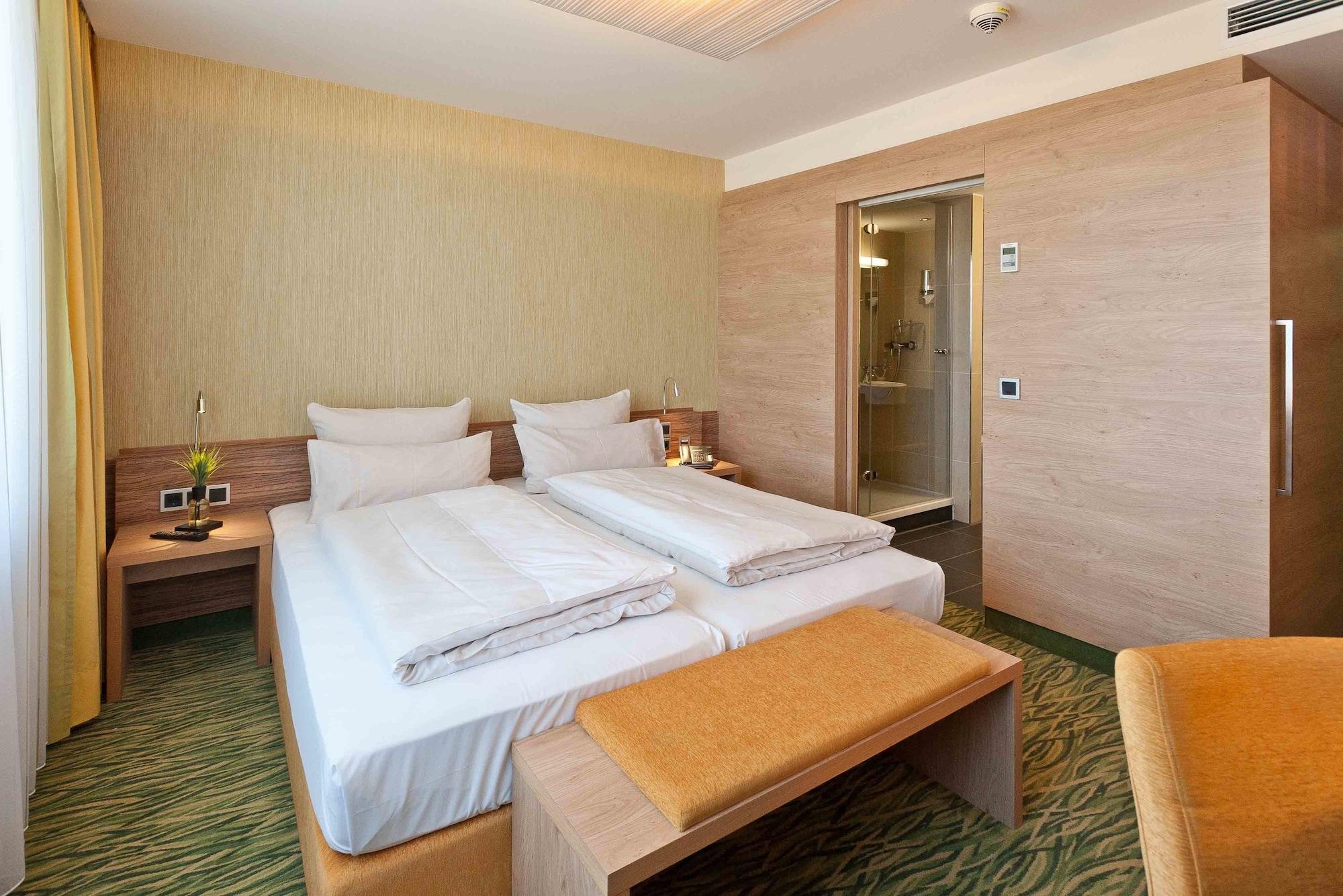 Hotel Bildungsblick Kirchseeon ภายนอก รูปภาพ