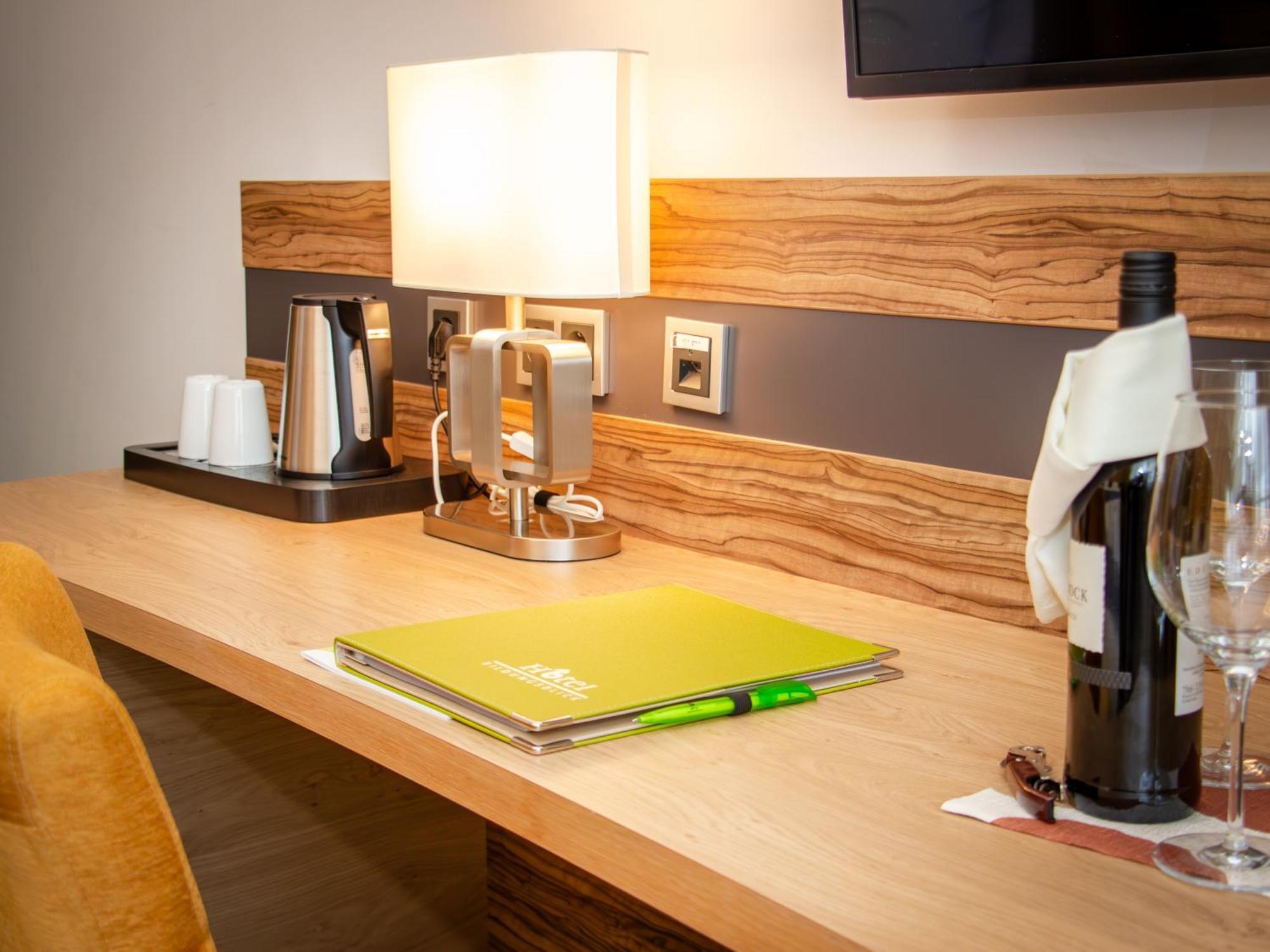 Hotel Bildungsblick Kirchseeon ภายนอก รูปภาพ
