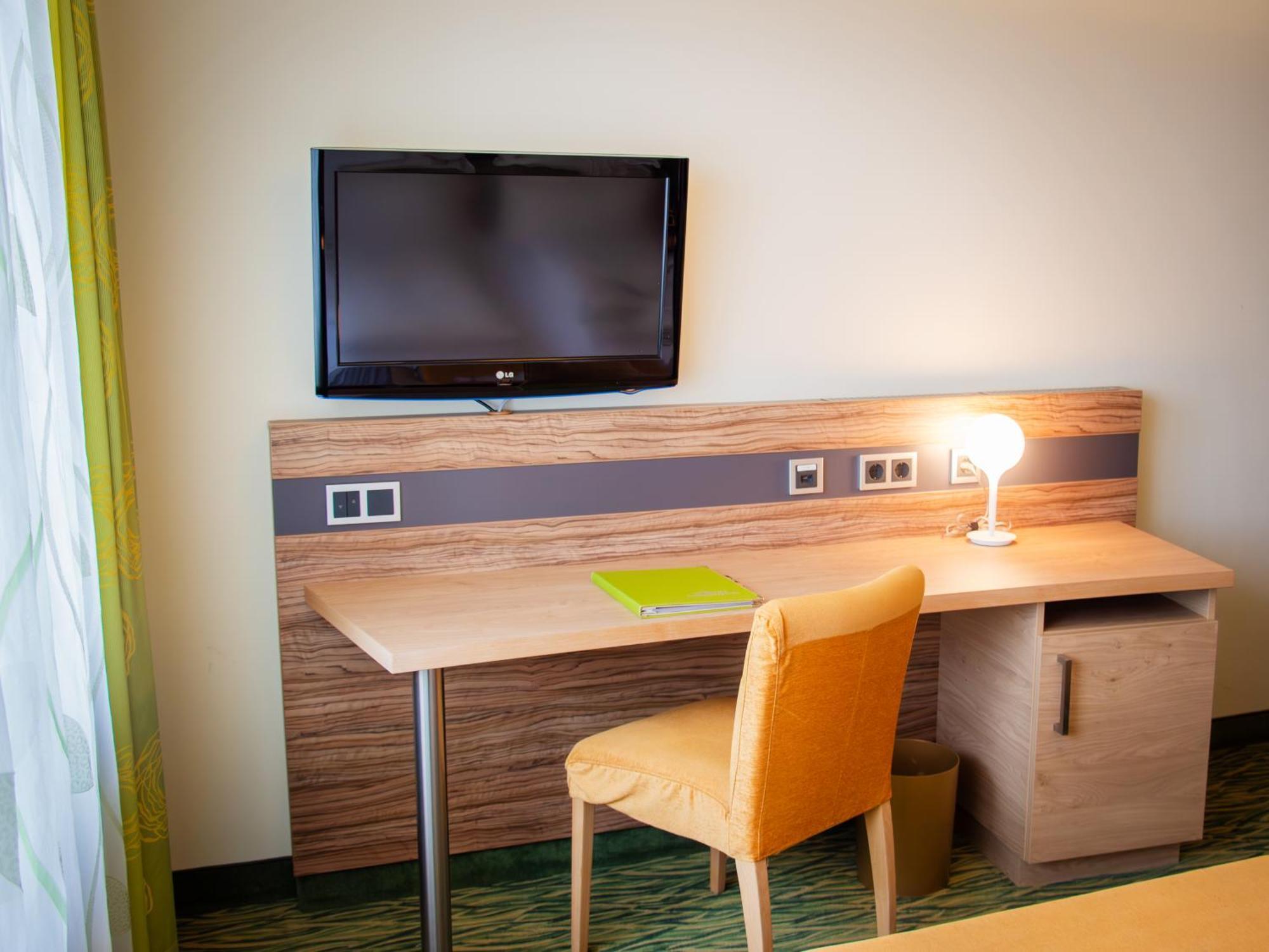 Hotel Bildungsblick Kirchseeon ภายนอก รูปภาพ