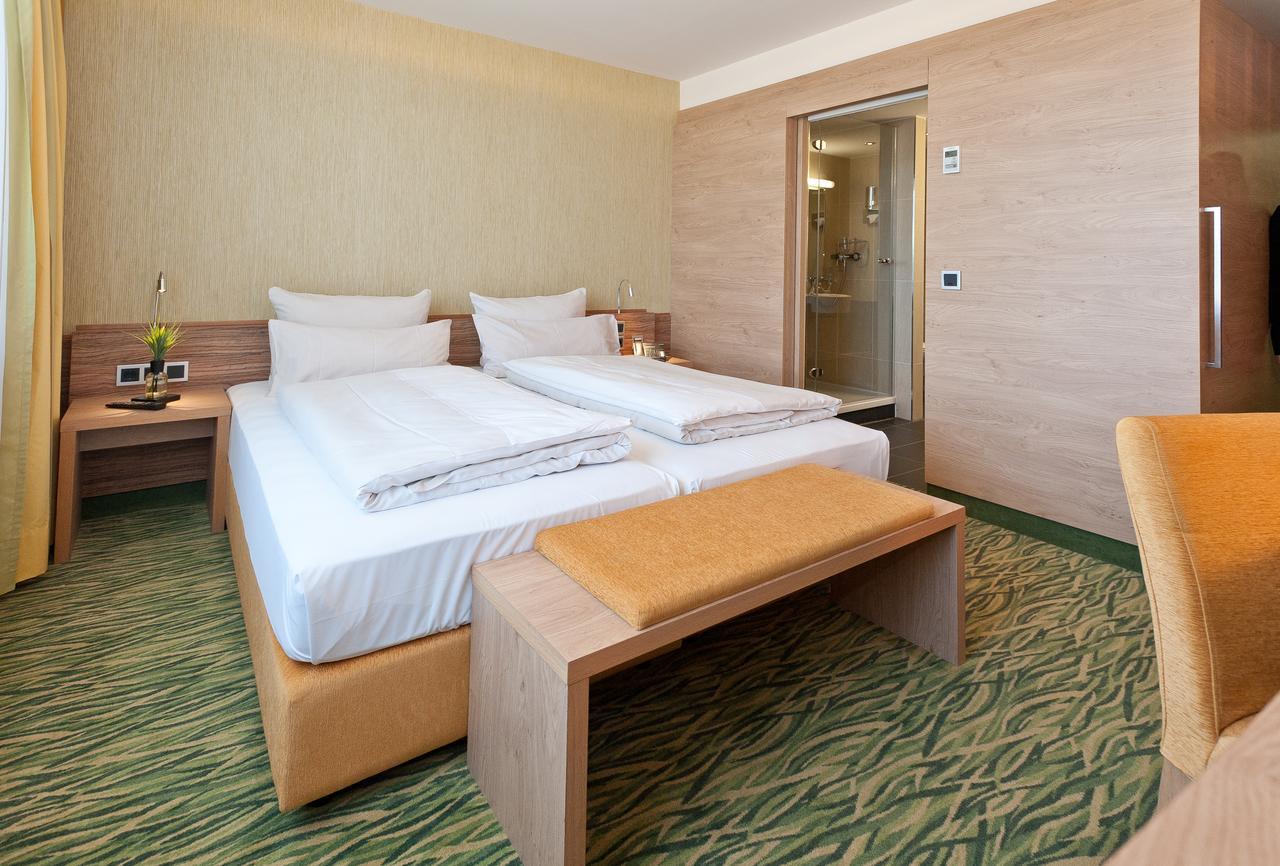 Hotel Bildungsblick Kirchseeon ภายนอก รูปภาพ
